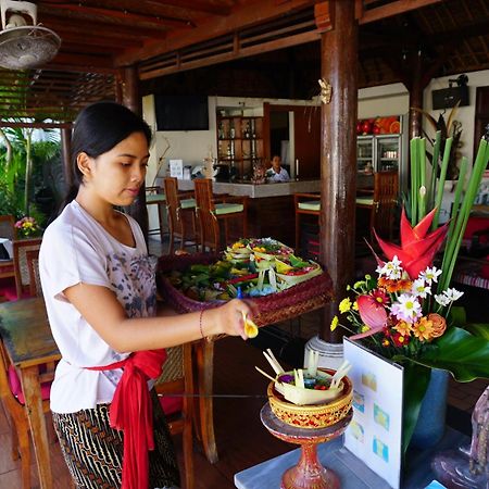 Yulia 2 Homestay Sanur Exterior foto